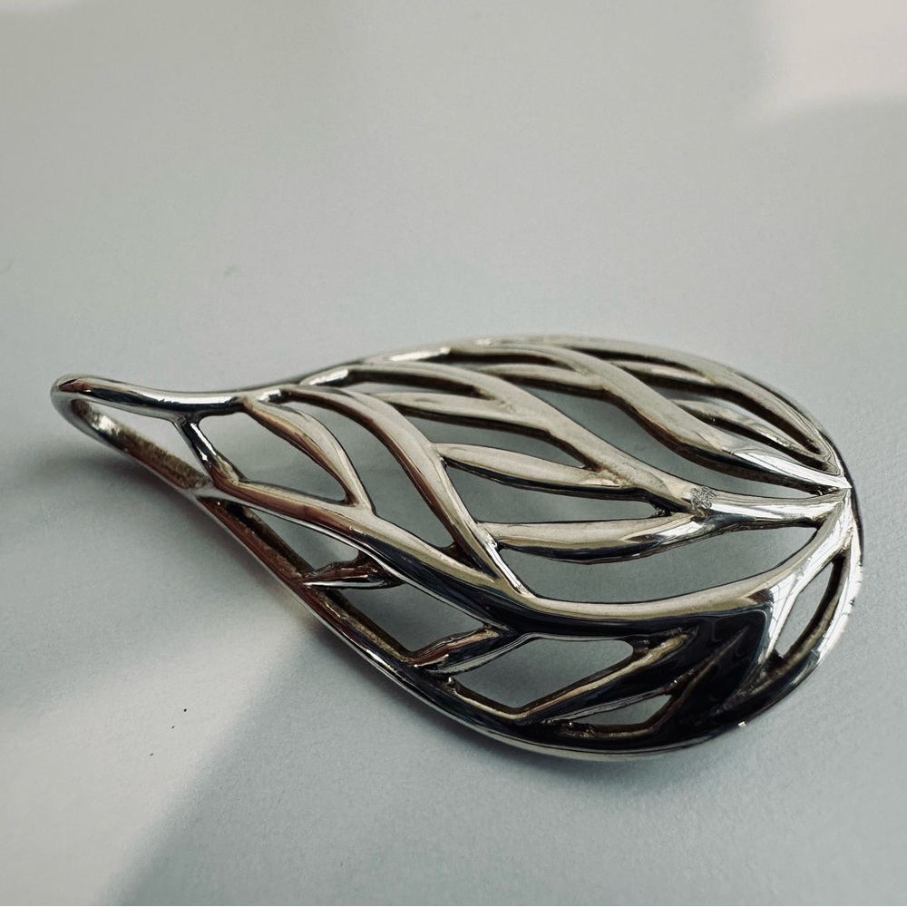 KIT HEATH PEAR VINE PENDANT